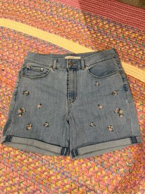 Classic Short Light Blue Embroidered Women’s Jeans- LEVI’S